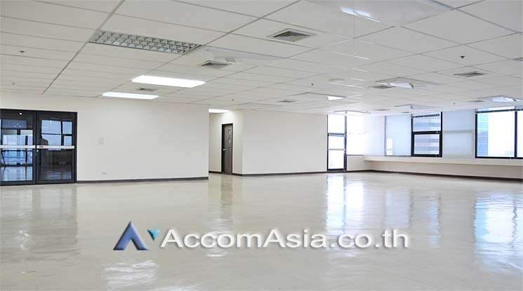 5  Office Space For Rent in Sukhumvit ,Bangkok MRT Khlong Toei - BTS Phrom Phong at Sirinrat Building AA13588